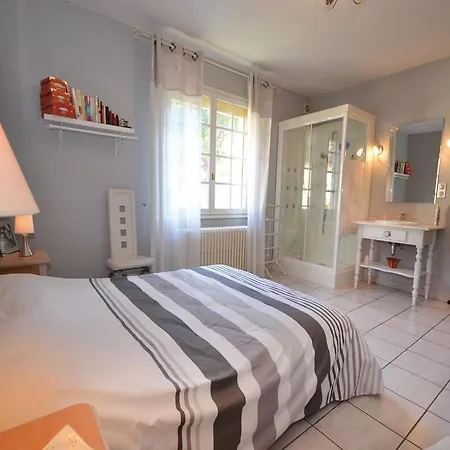 Two-bedroom In 公寓 尼姆